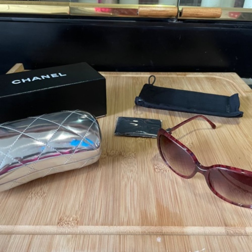 Authentic Chanel Sunglasses in excellent condition.